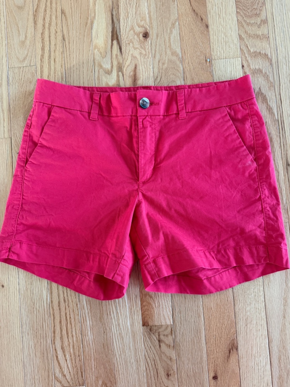Old Navy Everyday Shorts Women’s Size 8 Red Mid Rise Casual Summer Chino Shorts